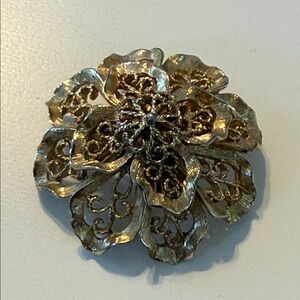 Monet vintage filligree openwork dimensional layered Gold tone Floral Brooch pin